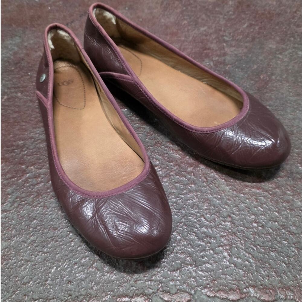 Ugg Women Flats US 8 Antora II 2 Bordeaux comfort everyday fleece EUC casual